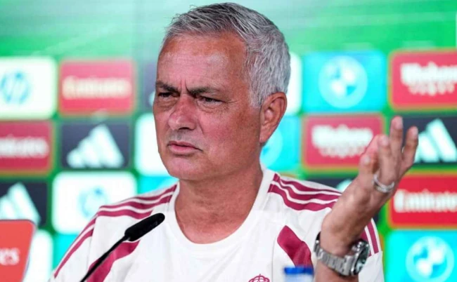 Ảnh bài viết Mourinho lên tiếng về kế hoạch gắn kết bộ ba nguyên tử của Real