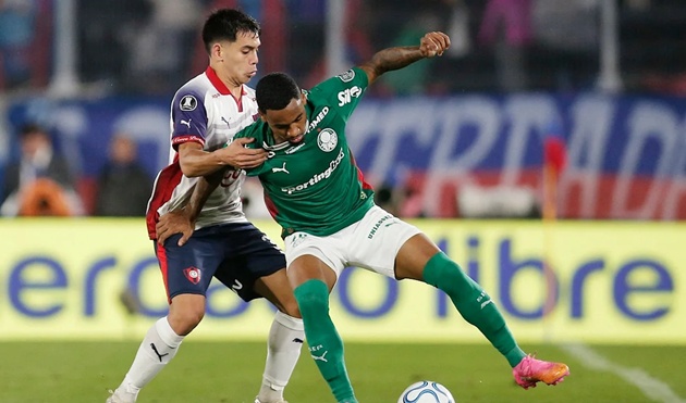 Elias là cầu thủ chạy cánh tôc độ và kỹ thuật. (Ảnh: Yahoo. Sports)