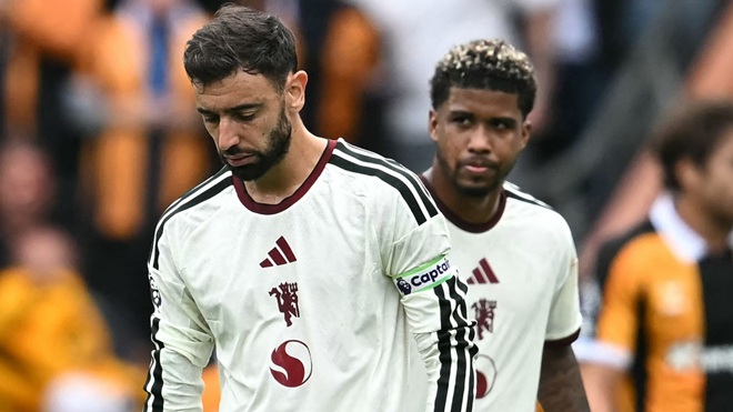 Bruno Fernandes - 6,2. Đội trưởng của MU trông có vẻ mệt mỏi sau kỳ World Cup. Anh thi đấu bế tắc và chỉ để lại dấu ấn bằng một cú sút xa cầu may từ khoảng cách 30m trong hiệp hai. Ảnh: Sky Sports.