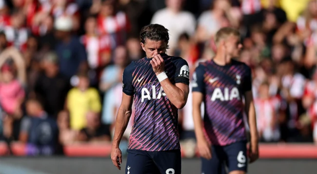 Ảnh bài viết Brentford nhấn chìm Tottenham 3-0 ở ngày ra quân Ngoại hạng Anh 2026/27