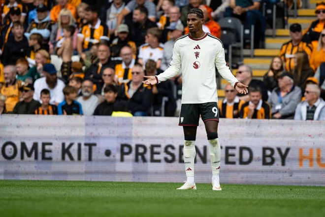 Rashford nỗ lực dù không thể giúp MU ghi bàn. Ảnh: Getty.