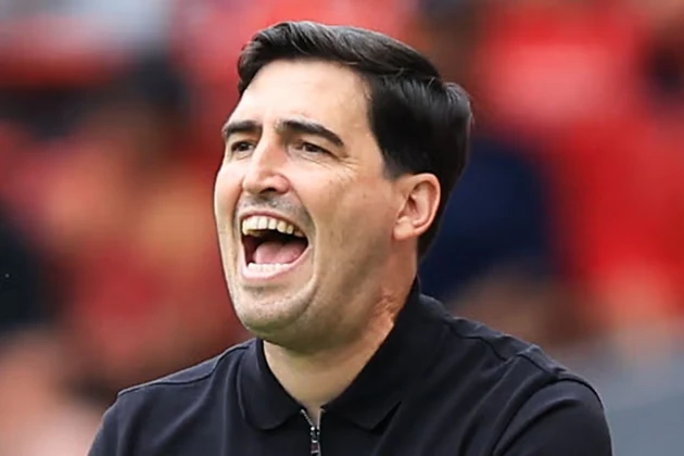 HLV Iraola đang cố gắng xây dựng triết lý bóng đá của bản thân tại Liverpool. Ảnh: Getty Images