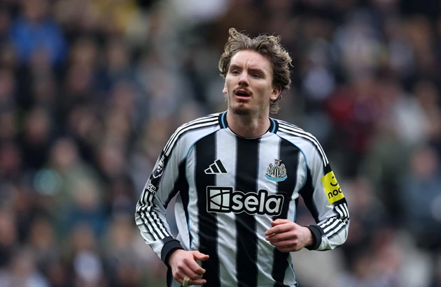 Ảnh bài viết Crouch tin Newcastle thua Liverpool vì chính sách "bán máu"