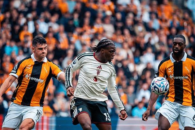 Ảnh bài viết Schmeichel chê hai sao MU phòng ngự cẩu thả trước Hull