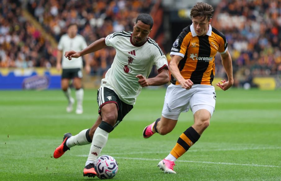 Tielemans gây thất vọng trong lần đụng độ Hull. Ảnh: Getty Images.