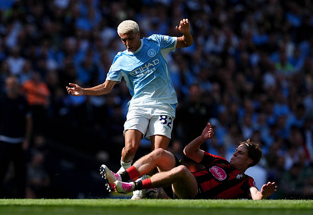 Rico Lewis: Khá năng nổ khi hỗ trợ tấn công và phối hợp cùng Phil Foden, nhưng đôi khi gặp khó khăn trong việc lùi về kèm cặp các cầu thủ đối phương - 5.8 điểm.