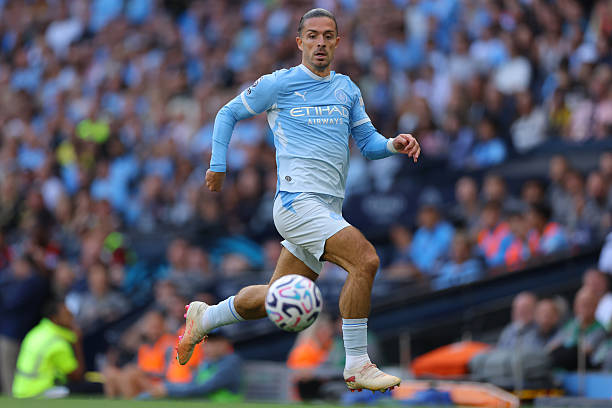 Jack Grealish: Giúp tuyến trên duy trì quyền kiểm soát bóng trong những phút cuối - 6.3 điểm.