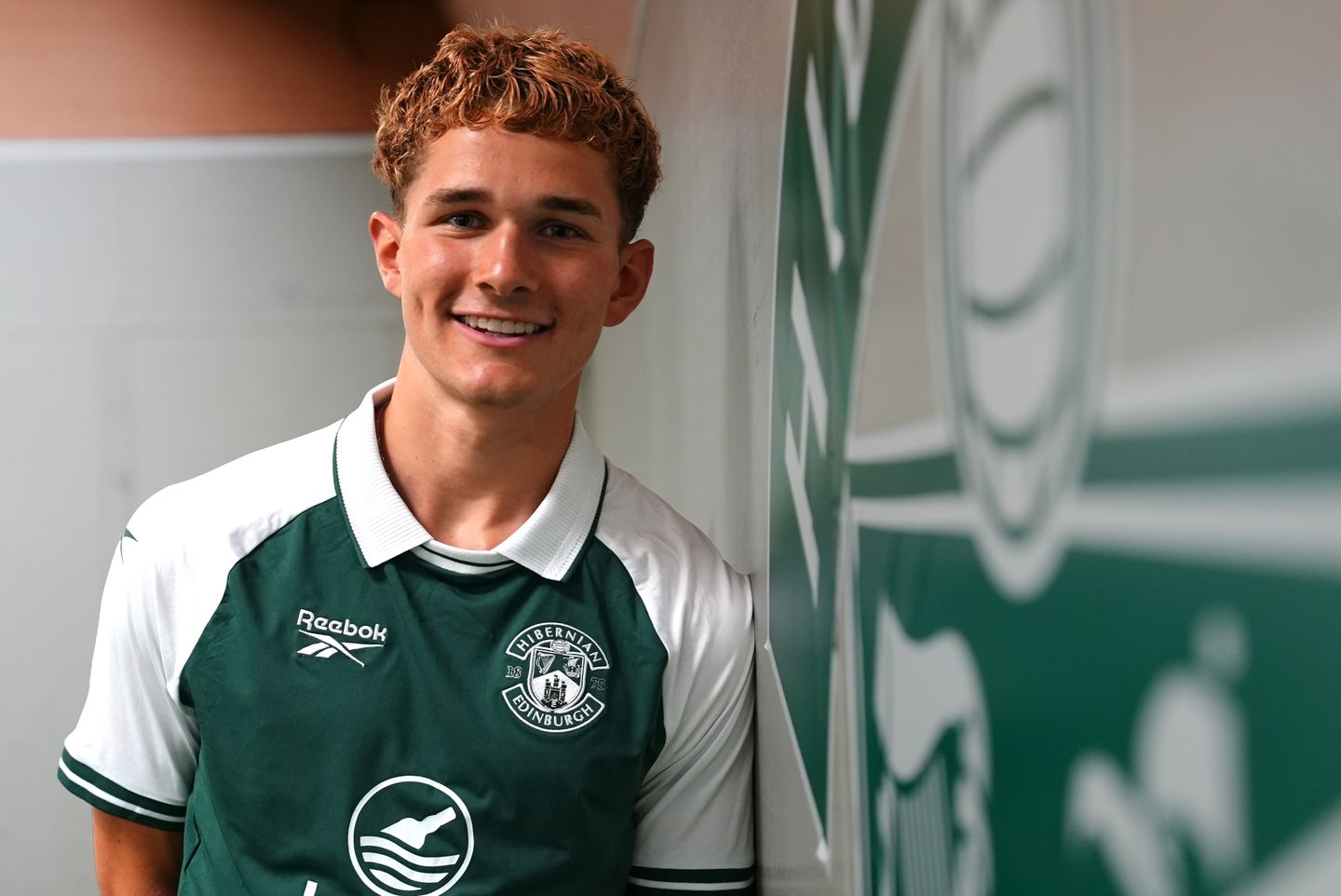 Ảnh bài viết Jacob Devaney chia tay MU, cập bến Hibernian
