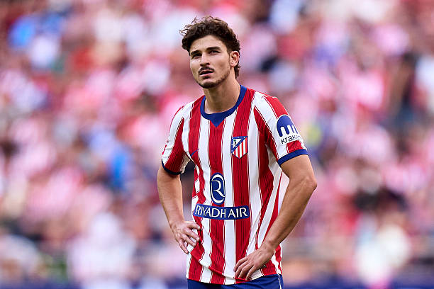 Julian Alvarez rơi v&agrave;o thế kh&oacute; tại Atletico Madrid. Ảnh: Getty Images