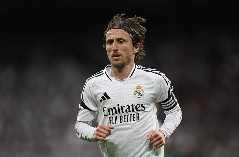 Ảnh bài viết Ngày này năm xưa: Cú bẻ lái lịch sử đưa Modric trở thành tiền vệ vĩ đại nhất Real