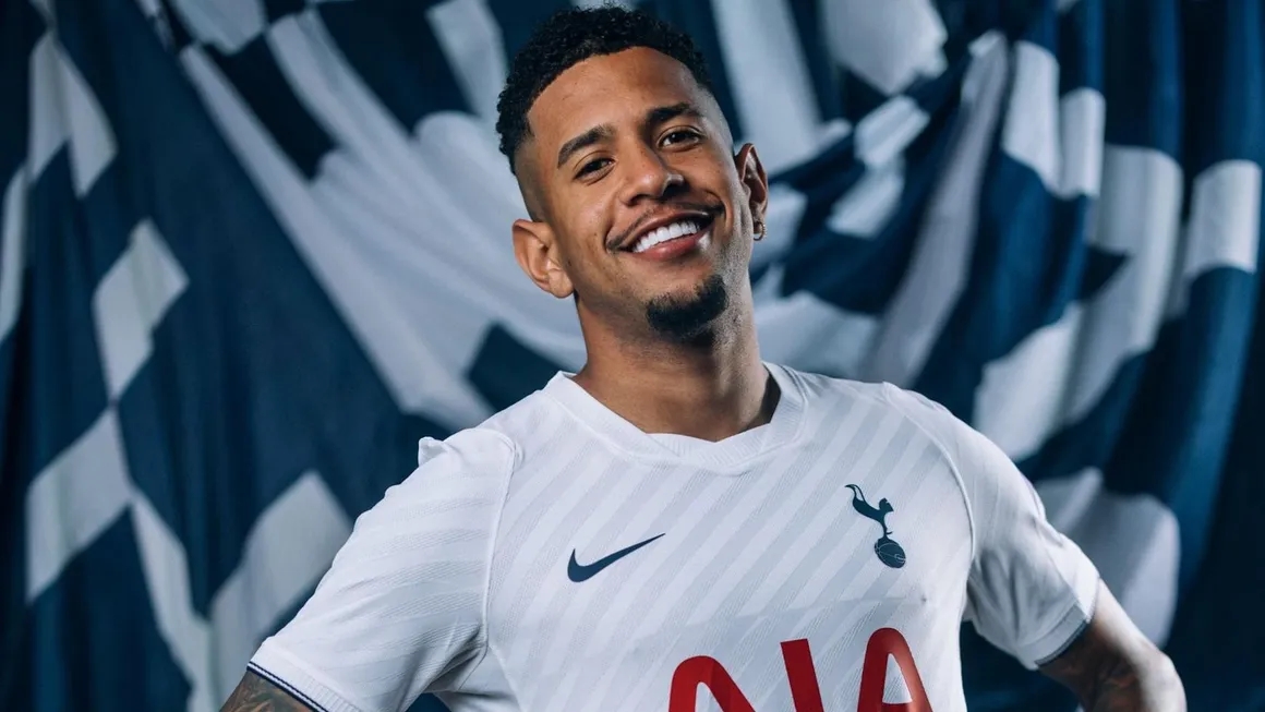 Savinho chính thức gia nhập Tottenham. Ảnh: Tottenham Hotspur FC.