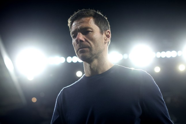 Xabi Alonso vừa trải qua trận đấu chính thức đầu tiên trên cương vị thuyền trưởng của Chelsea. Ảnh: Getty Images.