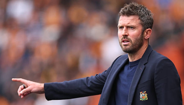 Michael Carrick đang ráo riết tìm kiếm một hậu vệ cánh trái mới. Ảnh: Getty Images
