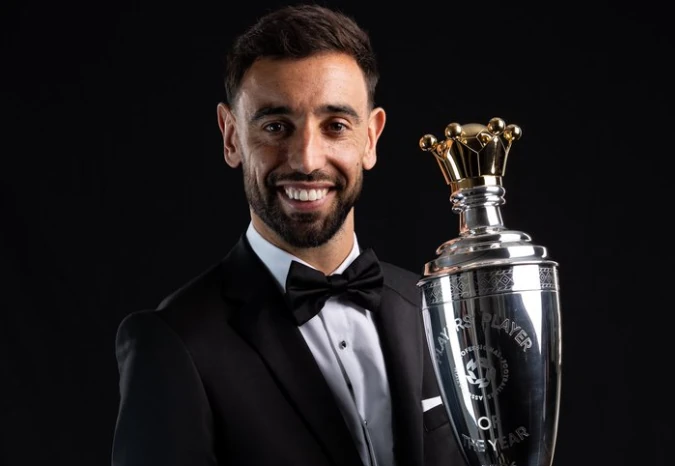 Ảnh bài viết Bruno Fernandes vượt mặt dàn sao Arsenal, giành giải Cầu thủ xuất sắc nhất năm