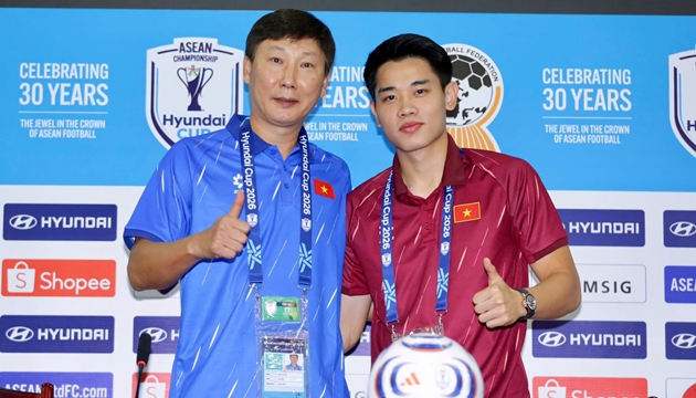 Thầy trò HLV Kim Sang-sik sẵn sàng làm nên lịch sử. Ảnh: VFF