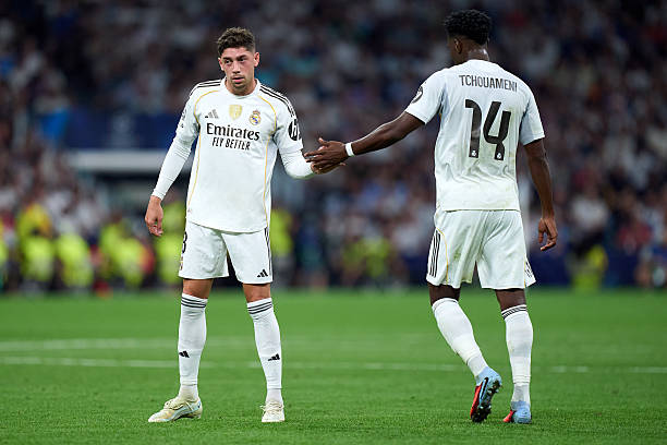 Valverde cần phải nỗ lực nhiều hơn nếu không muốn đánh mất suất đá chính. Ảnh: Getty Images.