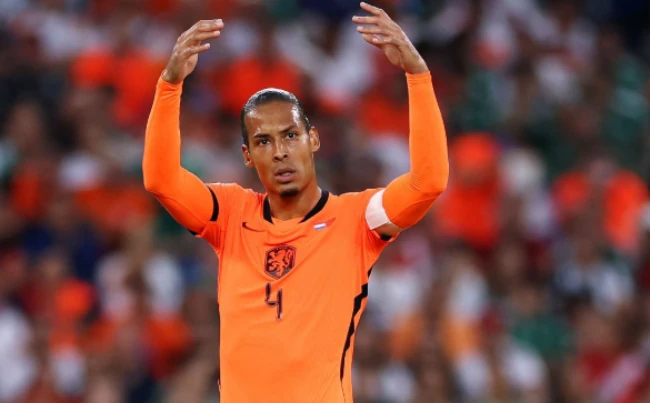 Xavi đặt niềm tin nơi Van Dijk. Ảnh: Getty.
