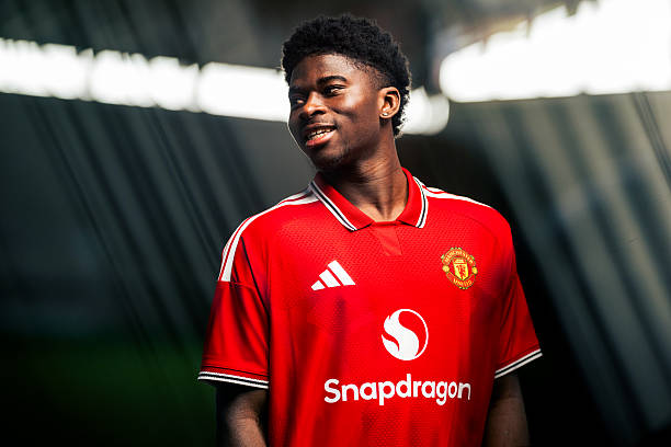 Manchester United cần th&ecirc;m những t&acirc;n binh sau Carlos Baleba. Ảnh: Getty Images