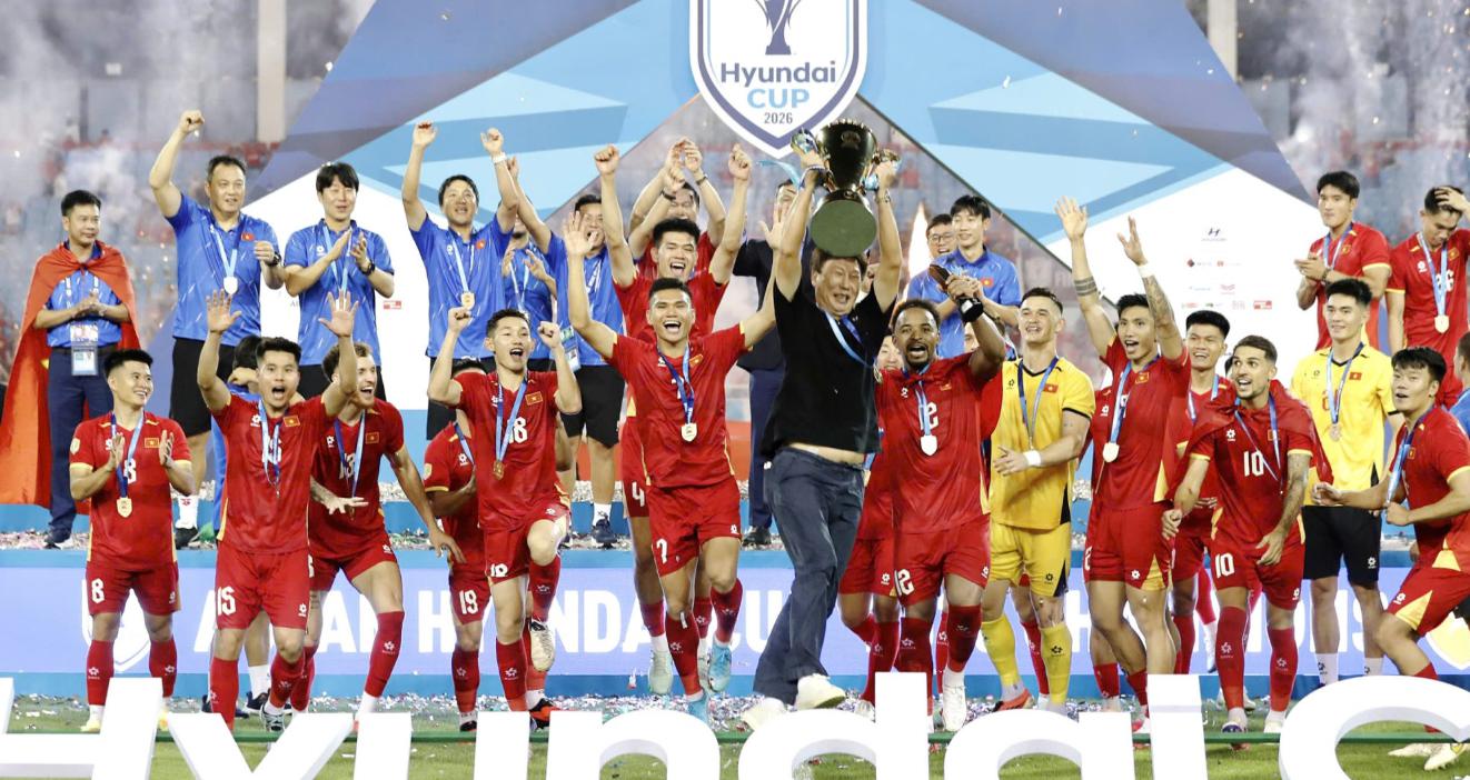Thầy tr&ograve; &ocirc;ng Kim Sang-sik cần cải thiện nhiều hơn sau chức v&ocirc; địch ASEAN Cup 2026/ Ảnh: VFF