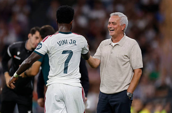 Vinicius Jr (8.4 điểm): Vượt qua hiệp một vất vả để b&ugrave;ng nổ trong hiệp hai với 1 b&agrave;n thắng c&ugrave;ng 1 đường kiến tạo dọn cỗ cho Mbappe.