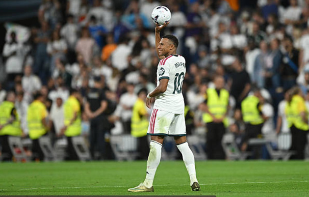 Ảnh bài viết Chấm điểm Real Madrid: Mbappe lập hat-trick đẳng cấp, Carreras gây thất vọng