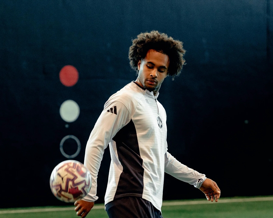 Ảnh bài viết Fiorentina hỏi mượn Zirkzee 5 triệu euro từ Man Utd