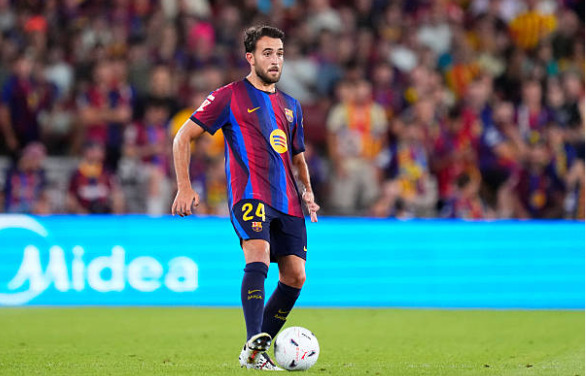 Eric Garcia - 7.3: Thi đấu chắc chắn ở vị trí hậu vệ phải , kiềm tỏa tốt Nico Williams, hỗ trợ triển khai bóng hiệu quả và hiếm khi bị vượt qua. Ảnh: Getty.

Pau Cubarsi - 7.5: Trở lại ấn tượng sau một tháng nghỉ thi đấu, chơi điềm tĩnh, chắc chắn trong phòng ngự lẫn khả năng phát động tấn công. Ảnh: Getty.

Gerard Martin - 7.8: Thi đấu ổn định ở vị trí trung vệ, không mắc lỗi ngớ ngẩn và duy trì tỉ lệ chuyền bóng chính xác trên 90%.

Xavi Espart - 7.4: Phòng ngự tròn vai và chuyền bóng tốt ở vị trí hậu vệ trái, dù đóng góp tấn công chưa nổi bật bằng trận trước. Ảnh: Getty.

Marc Bernal - 7.3: Cung cấp nhiều đường chuyền hiểm hóc, di chuyển thông minh và cải thiện rõ rệt ở khả năng thu hồi bóng lẫn điều tiết lối chơi. Ảnh: Getty.

Pedri - 7.7: Kiểm soát hoàn toàn tuyến giữa, kiến tạo cho Raphinha mở tỷ số và liên tục tạo ra các cơ hội nguy hiểm nhờ khả năng sáng tạo vượt trội.

Fermin Lopez - 7.9: Thi đấu dạt cánh theo chiến thuật, tham gia hiệu quả vào việc luân chuyển bóng và ghi bàn ấn định thắng lợi 2-0 ở phút 81. Ảnh: Getty.

Lamine Yamal - 7.0: Chơi thiếu cảm giác trong hiệp một khi bỏ lỡ cơ hội, nhưng đã thi đấu khởi sắc và thanh thoát hơn nhiều ở hiệp hai. Ảnh: Getty.

Raphinha - 7.9: Cầu thủ xuất sắc nhất hàng công với bàn mở tỷ số đẳng cấp, một cú sút trúng khung gỗ và tích cực gây áp lực tầm cao.

Anthony Gordon - 6.9: Năng nổ tận dụng tốc độ để gây ra nhiều khó khăn cho đối thủ, liên kết lối chơi tốt dù đôi lúc còn dứt điểm chưa như ý. Ảnh: Getty.