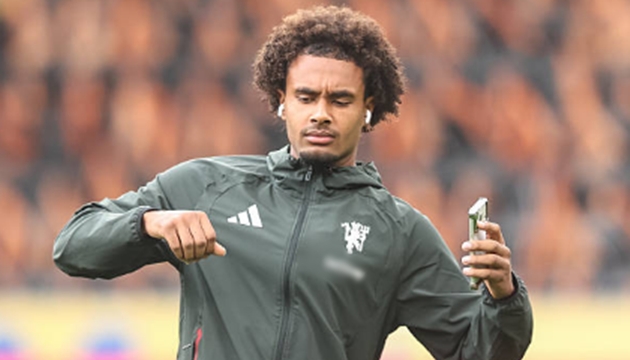 Ảnh bài viết Sắp bán Zirkzee, Man Utd nhắm tiền đạo Croatia thay thế