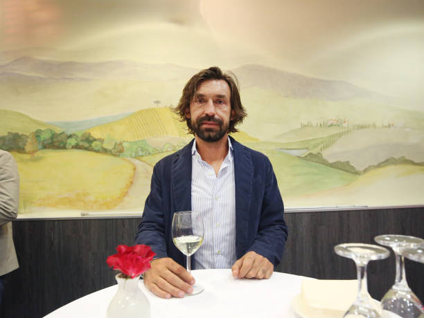 Rượu vang trở thành phần không thể thiếu trong đời Pirlo. Ảnh: Roland Weihrauch/Getty.