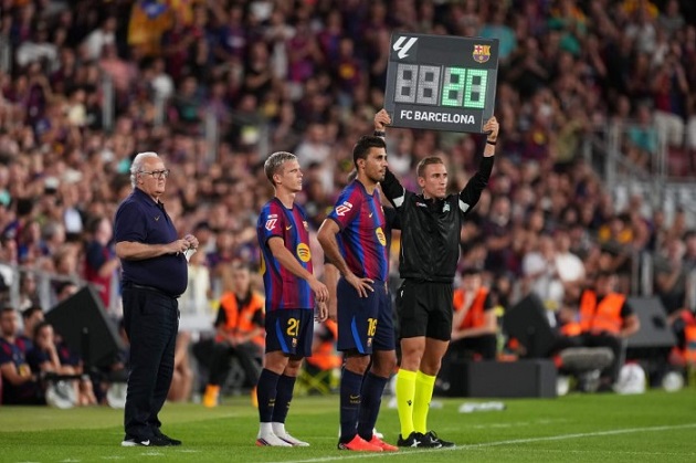 Ảnh bài viết Vì sao CĐV Barca phát cuồng vì màn ra mắt của Rodri?