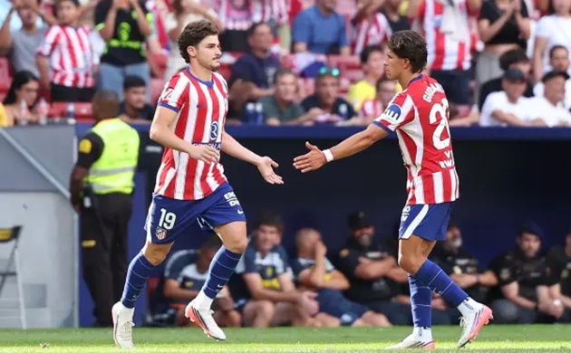 Alvarez bị người h&acirc;m mộ Atletico Madrid la &oacute;. (Ảnh: