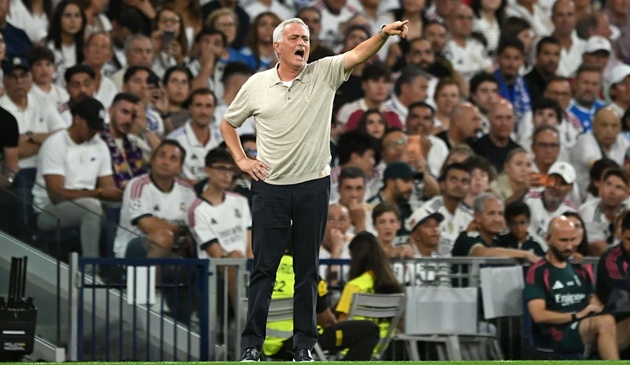 Mourinho biến Bernabeu thành pháo đài. (Ảnh: Florencia Tan Jun/Getty Images)
