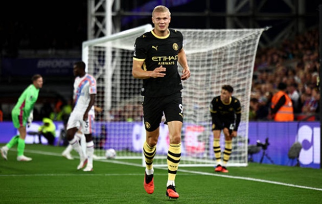 Erling Haaland (8.6 điểm). Sát thủ Na Uy cầu thủ hay nhất trận với một cú đúp bàn thắng. Lối chơi lùi sâu nhận bóng của anh dưới thời Maresca đang trở thành vũ khí lợi hại.

Antoine Semenyo (7.6 điểm): Cựu cầu thủ Bournemouth luôn là mối đe dọa thường trực bên hành lang cánh trái. Anh hỗ trợ hoàn hảo cho Haaland và Foden bùng nổ.

(Ảnh: Getty Images)