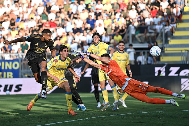 Trung vệ Bremer (áo đen) vừa ghi bàn cho Juventus ở vòng 1 Serie A. Ảnh: Image Photo Agency/Getty Images.