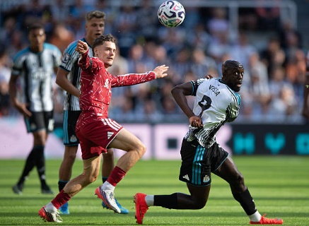 Carragher cho rằng Wirtz giống một thương vụ 40 triệu bảng hơn l&agrave; bom tấn. Ảnh: Visionhaus/Getty Images.