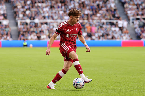 Victor Munoz được kỳ vọng sẽ ra s&acirc;n ngay từ đầu c&ugrave;ng Liverpool khi tiếp đ&oacute;n Nottingham Forest. Ảnh: Liverpool FC / Getty Images.