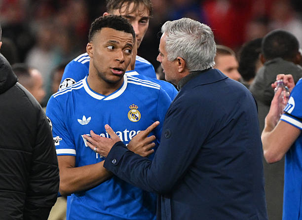 Mourinho rất ngại học trò dính "virus FIFA". Ảnh: Jose Manuel Alvarez Rey/Getty Images.