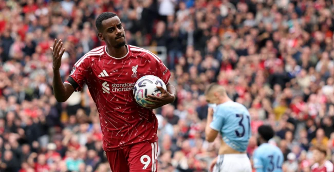 Alexander Isak chưa đạt phong độ cao nhất ở Liverpool. Ảnh: Jan Kruger/Getty Images.