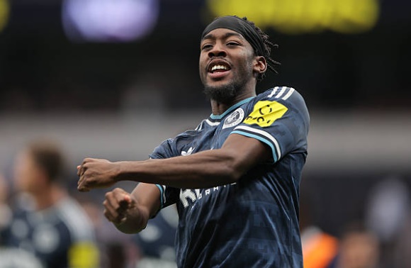 Ảnh bài viết Elanga tái hiện màn ăn mừng thương hiệu của Thierry Henry trước Tottenham