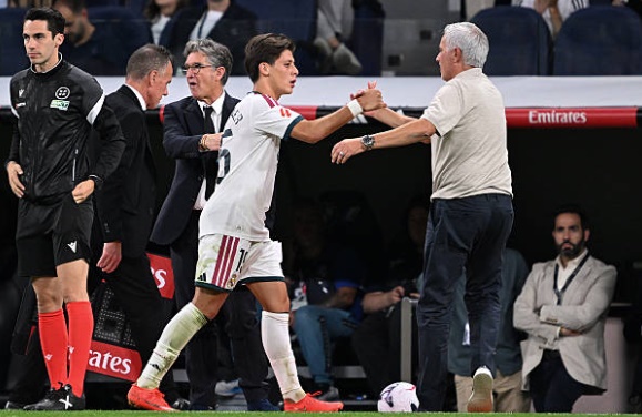 Mourinho xếp Guler đá vị trí tiền đạo phải ở cuộc chạm trán Sociedad. Ảnh: Burak Akbulut/Anadolu via Getty Images.