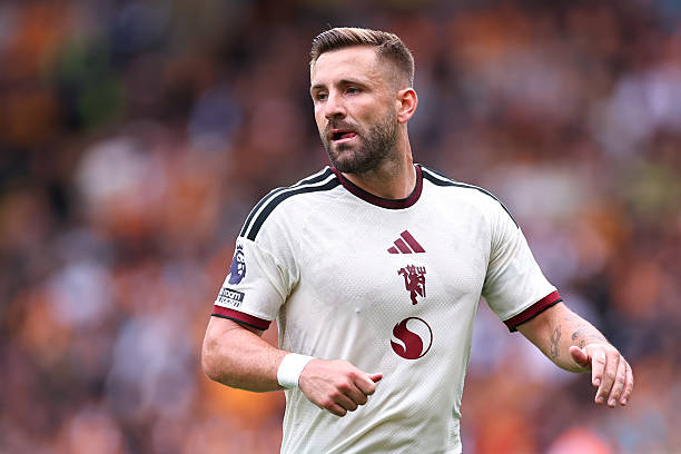 Evra quan ngại về vị trí của Luke Shaw. Ảnh: Robbie Jay Barratt - AMA/Getty Images.