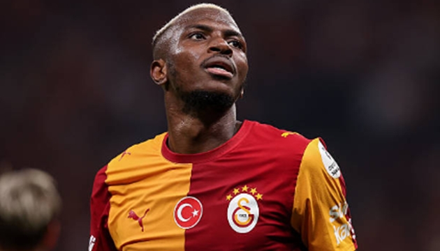 Victor Osimhen chờ đợi Man United? Ảnh: Ahmad Mora qua Getty Images