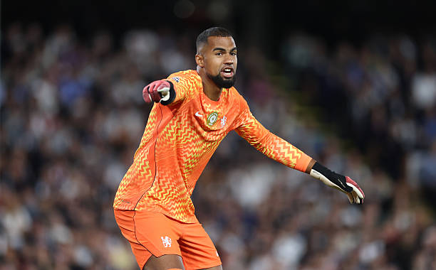 Robert Sanchez có thể rời Chelsea ở phiên chợ hè năm nay. Ảnh: Rob Newell/Getty Images
