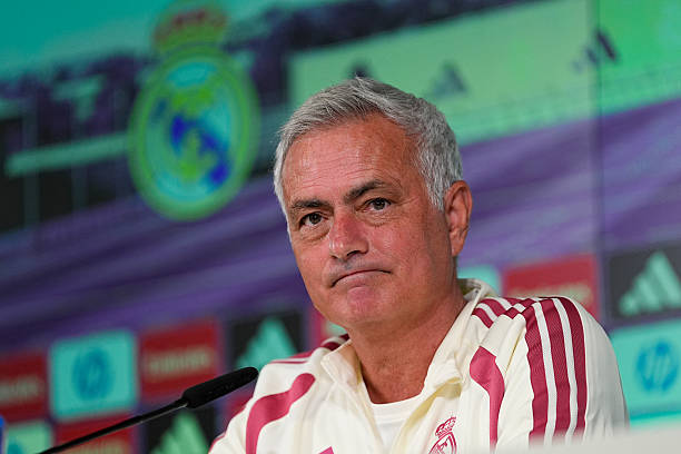 Ảnh bài viết Jose Mourinho ủng hộ Kylian Mbappe giành Quả bóng vàng