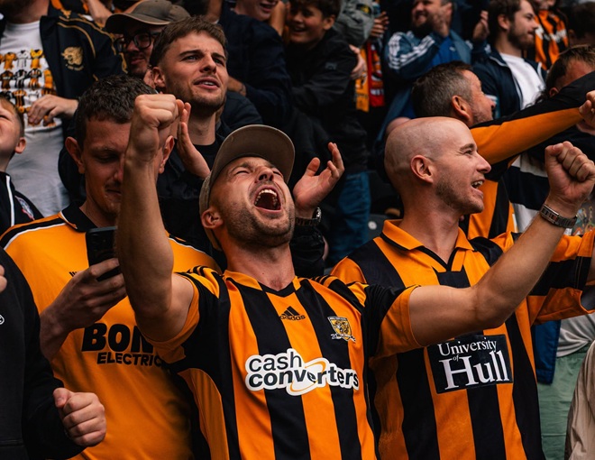 Niềm vui vỡ oà của người hâm mộ. Ảnh: Hull City.
