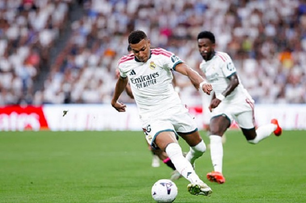 Mbappe (7.9): Khiến hàng thủ Malaga khổ sở nhờ tốc độ và khả năng rê bóng. Anh hiện thực hóa màn trình diễn ấn tượng bằng bàn thắng nâng tỷ số lên 3-0.* Nguồn ảnh: Getty Images.