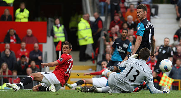 8-2 mãi là ký ức cay đắng của thế hệ Arsenal. Ảnh: Tom Purslow/Manchester United/Getty.