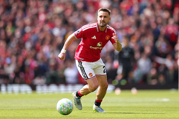 Man Utd kh&ocirc;ng thể tiếp tục đặt niềm tin v&agrave;o Shaw. Ảnh: Marc Atkins/Getty Images.