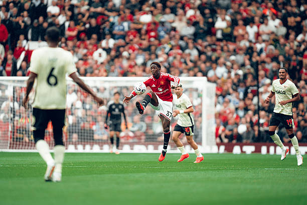 Ảnh bài viết CĐV Man Utd phát cuồng với Mainoo