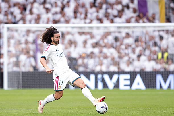 Cucurella nhanh chóng thích nghi với môi trường mới. Ảnh: Guillermo Martinez/NurPhoto via Getty Images.